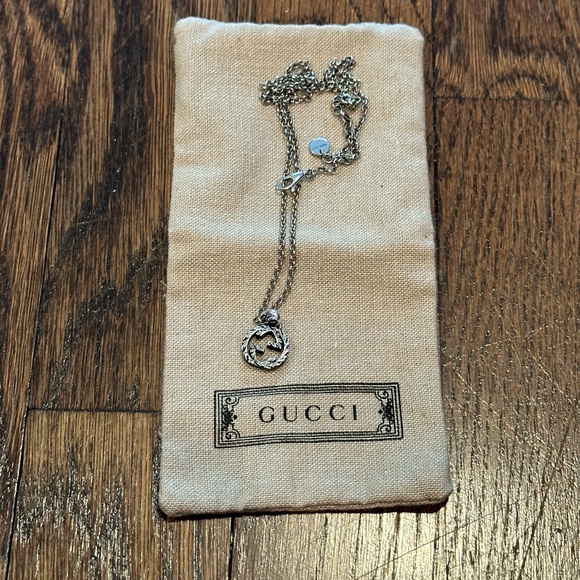 GUCCI NWT Authentic Interlocking Pendant Necklace - Picture 4 of 7